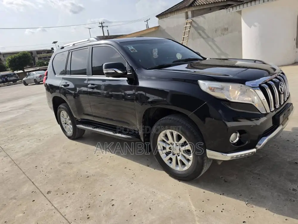 Toyota Land Cruiser Prado 2017 Black