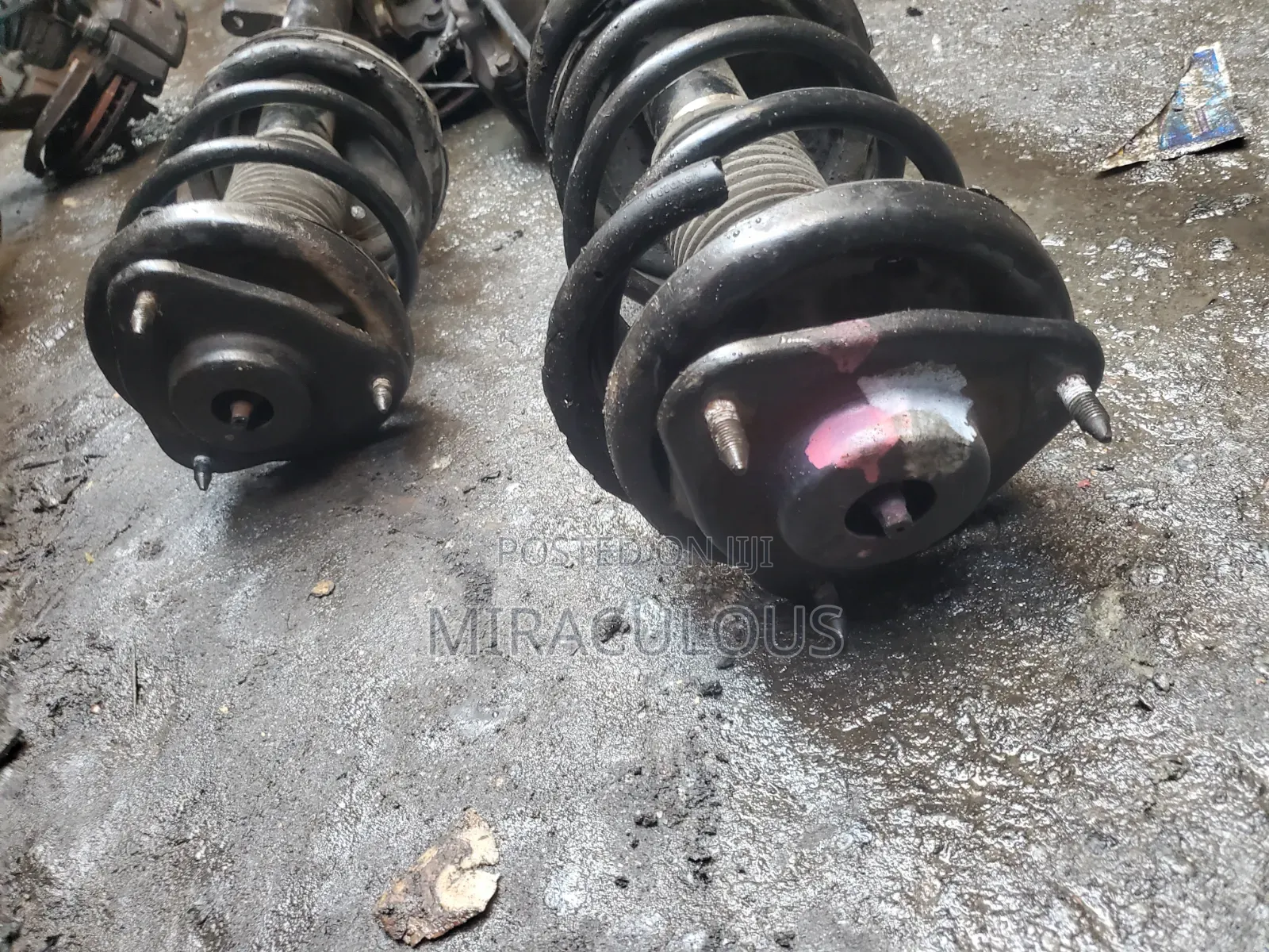 Complete Shock Mitsubishi Outlander 2005 Model Set