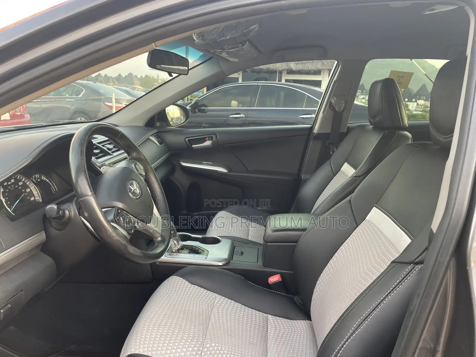 Toyota Camry SE Sport 4dr Sedan (2.5L 4cyl 6A) 2014 Gray