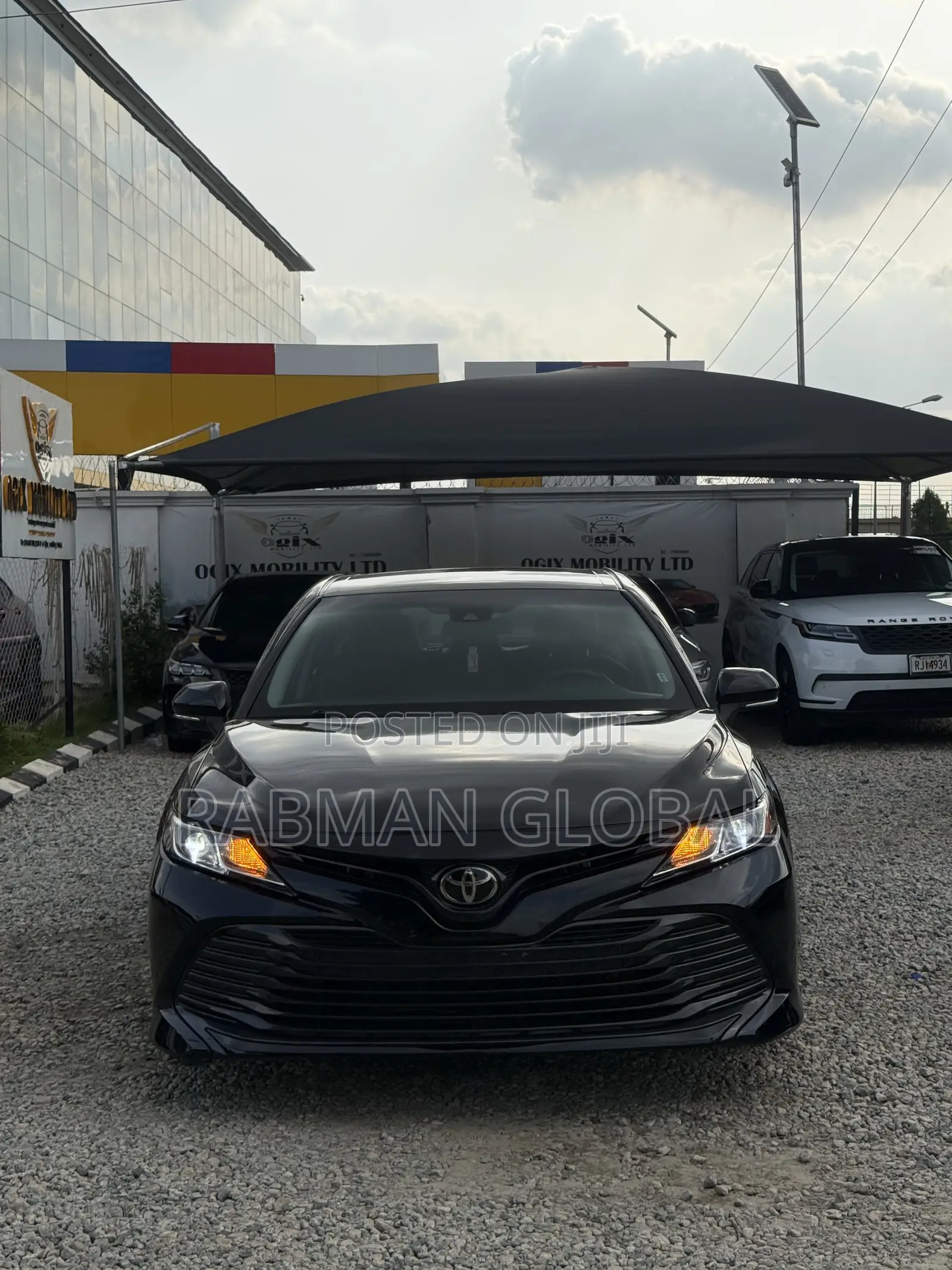 Toyota Camry LE FWD (2.5L 4cyl 8AM) 2018 Black