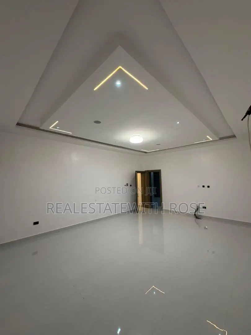 5bdrm Duplex in Not In An Estate, Apo Resettlement for sale