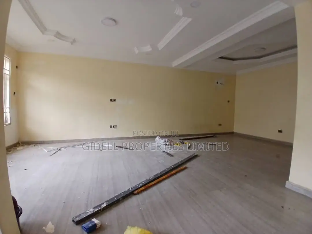 3bdrm Townhouse / Terrace in Maitama for rent