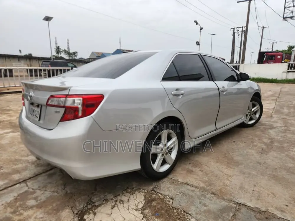 Toyota Camry 2012 Silver