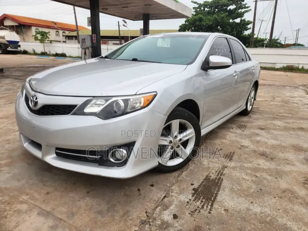 Toyota Camry 2012 Silver