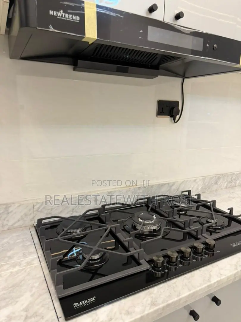 5bdrm Duplex in Resettlement for sale