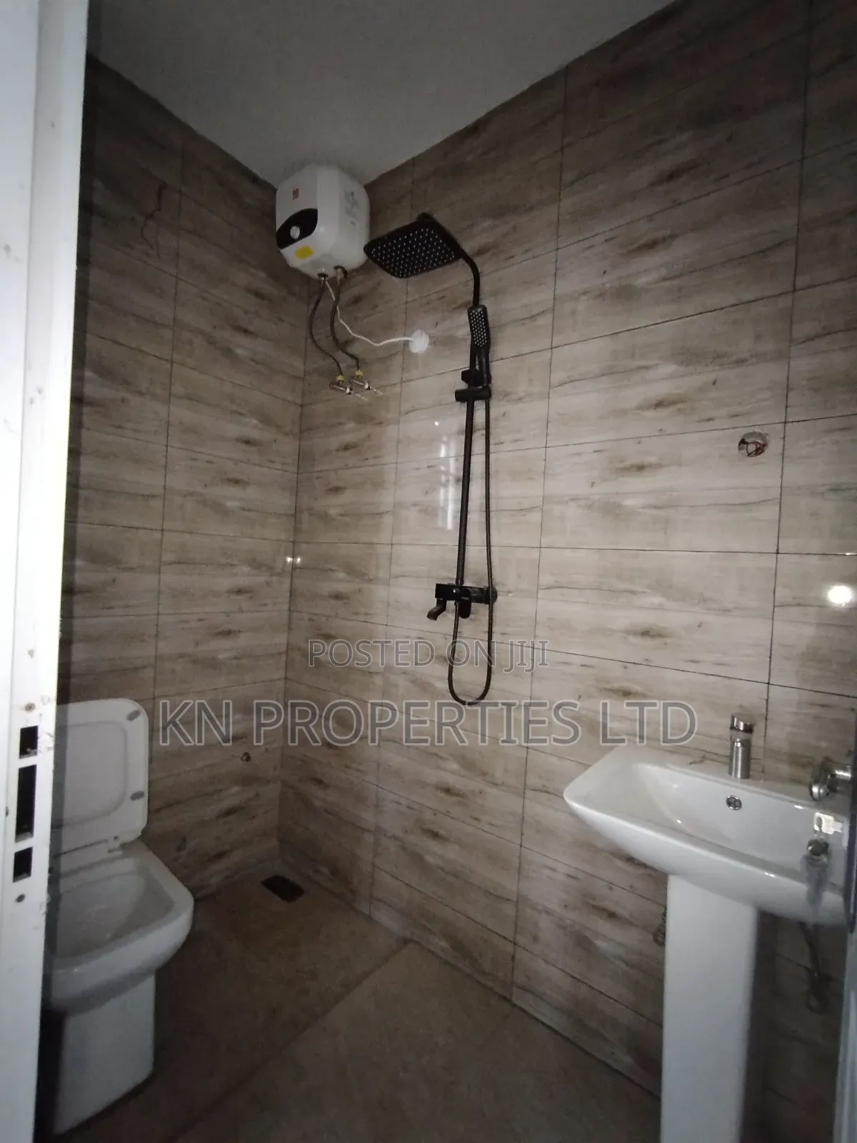 4bdrm Duplex in Kado for rent
