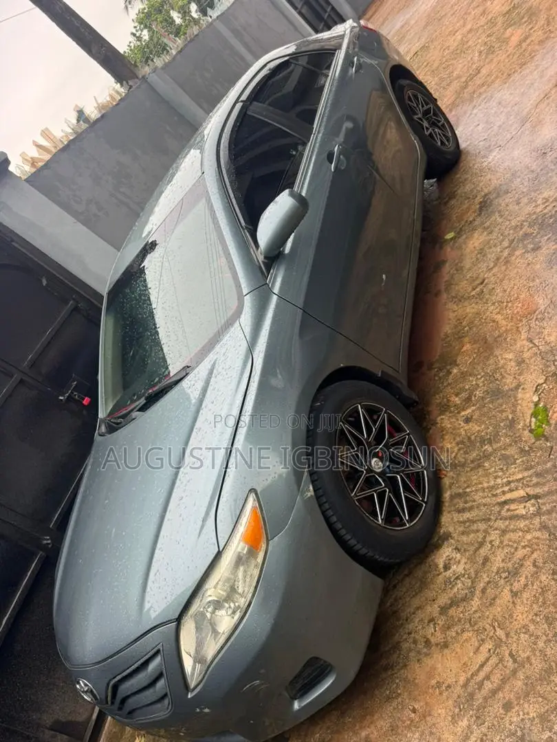 Toyota Camry 2010 Green