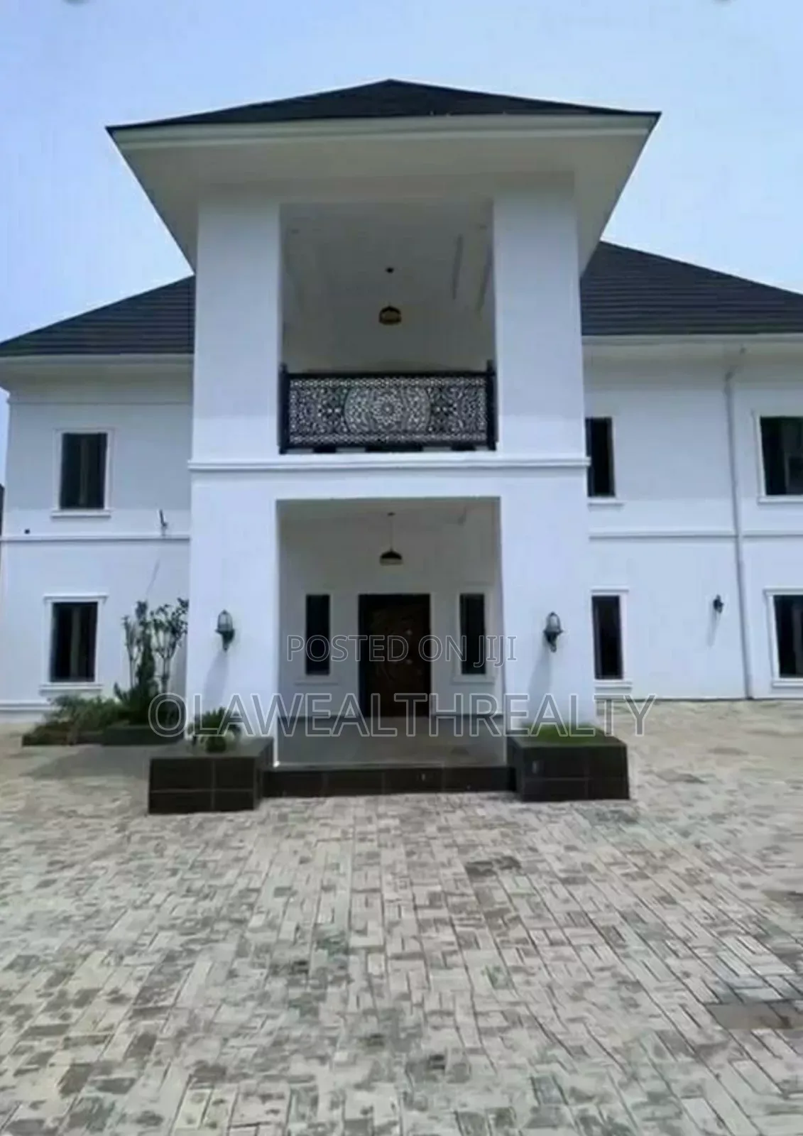 8bdrm Mansion in Admiralty Estate, Asokoro for sale