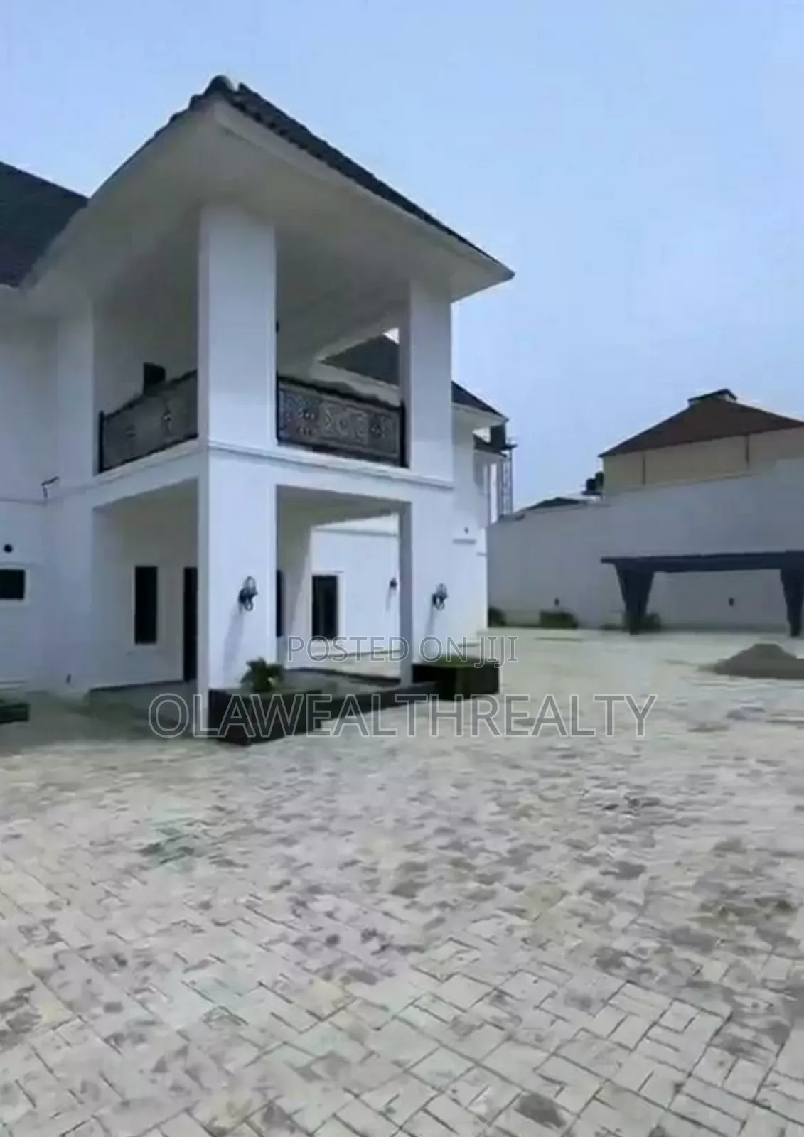 8bdrm Mansion in Admiralty Estate, Asokoro for sale