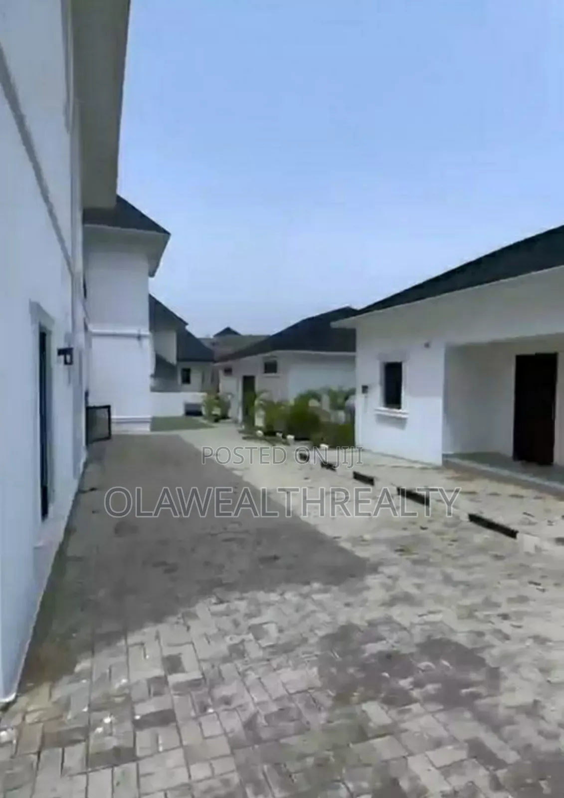 8bdrm Mansion in Admiralty Estate, Asokoro for sale