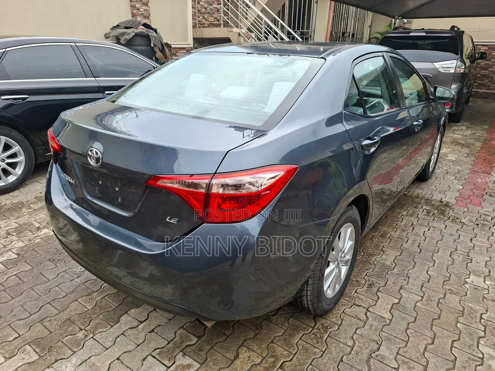 Toyota Corolla LE 4dr Sedan (1.8L 4cyl CVT) 2017 Gray