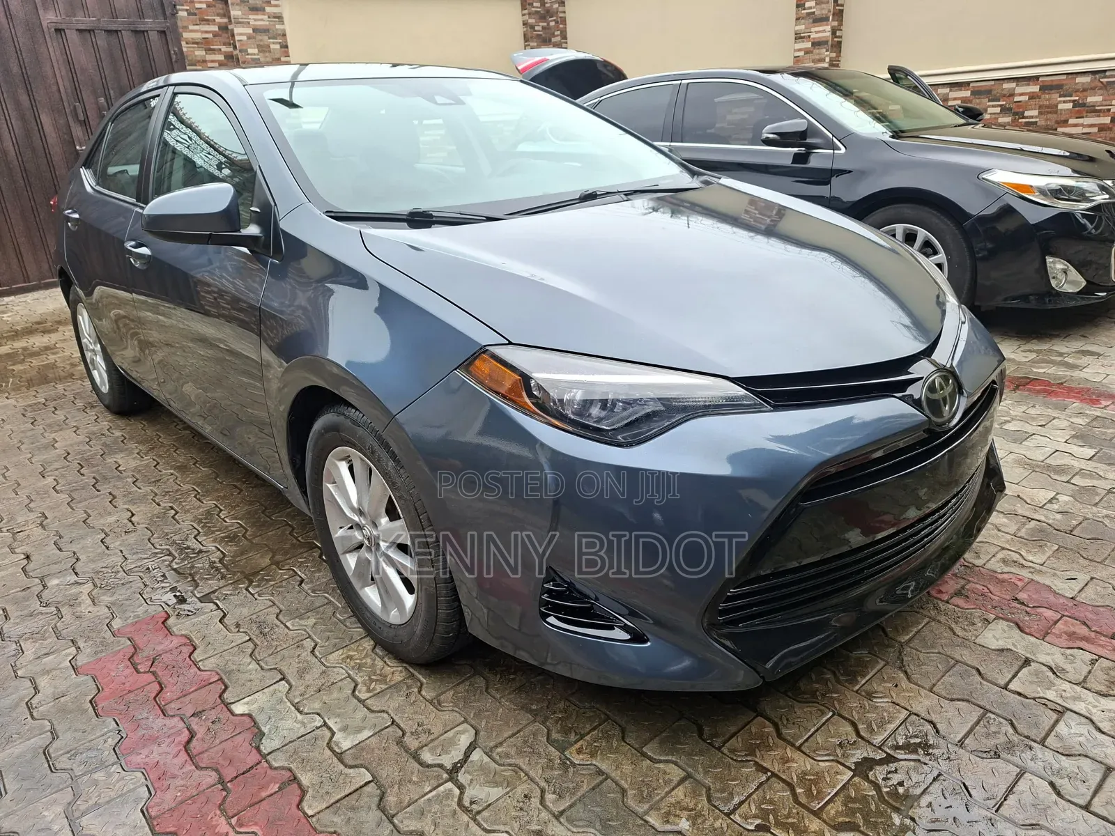 Toyota Corolla LE 4dr Sedan (1.8L 4cyl CVT) 2017 Gray