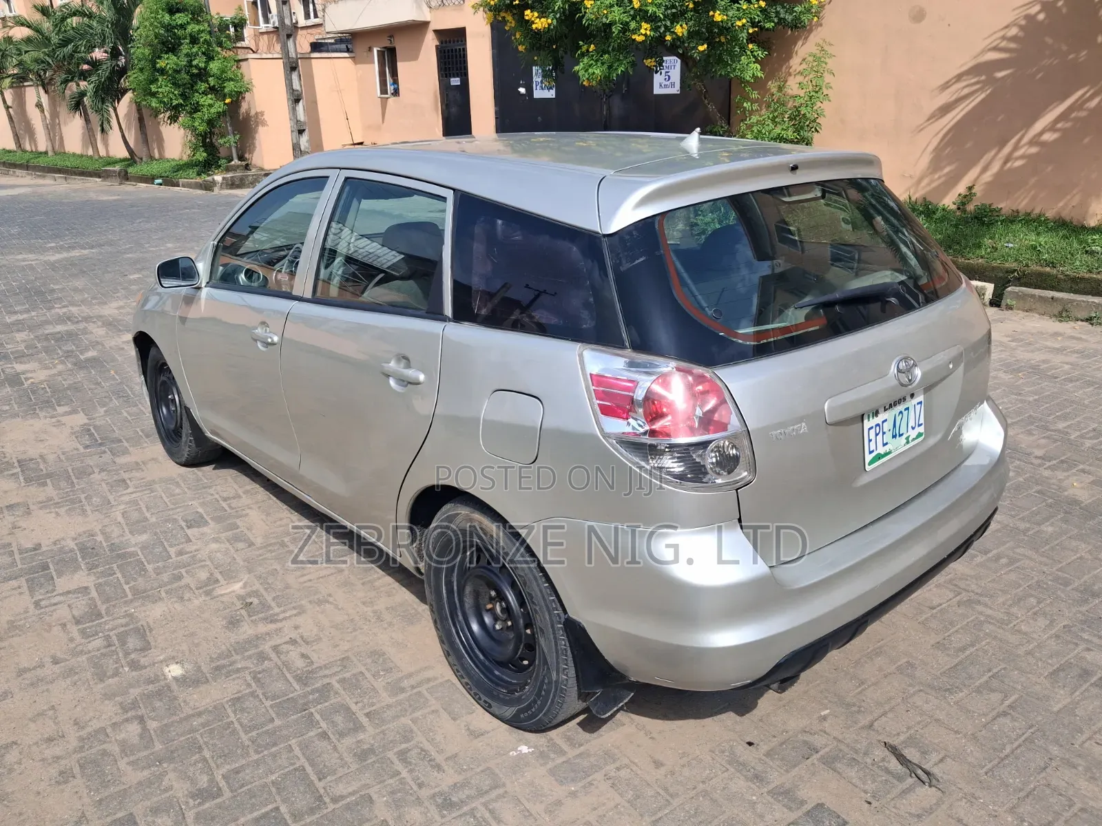 Toyota Matrix XR Hatchback AWD (1.8L 4cyl 4A) 2004 Silver