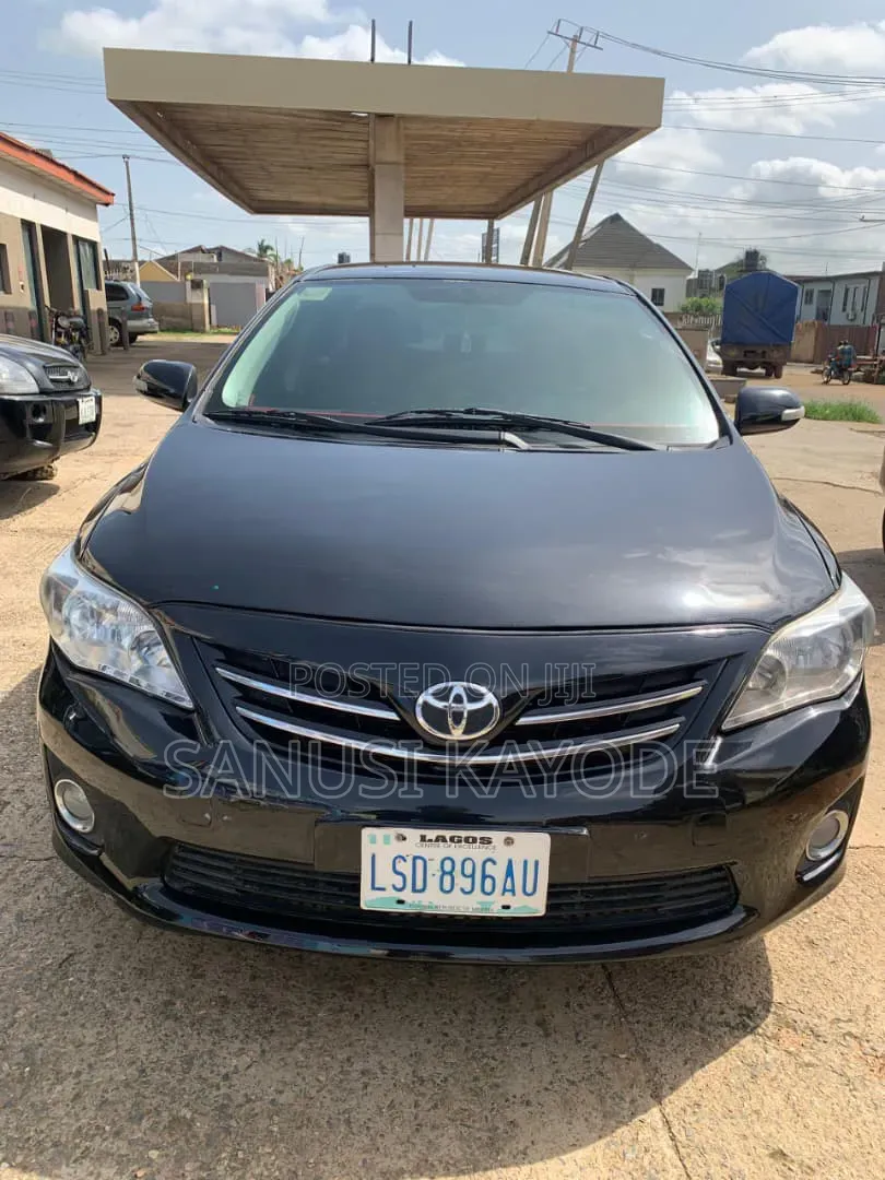 Toyota Corolla LE 4dr Sedan (1.8L 4cyl 4A) 2010 Black