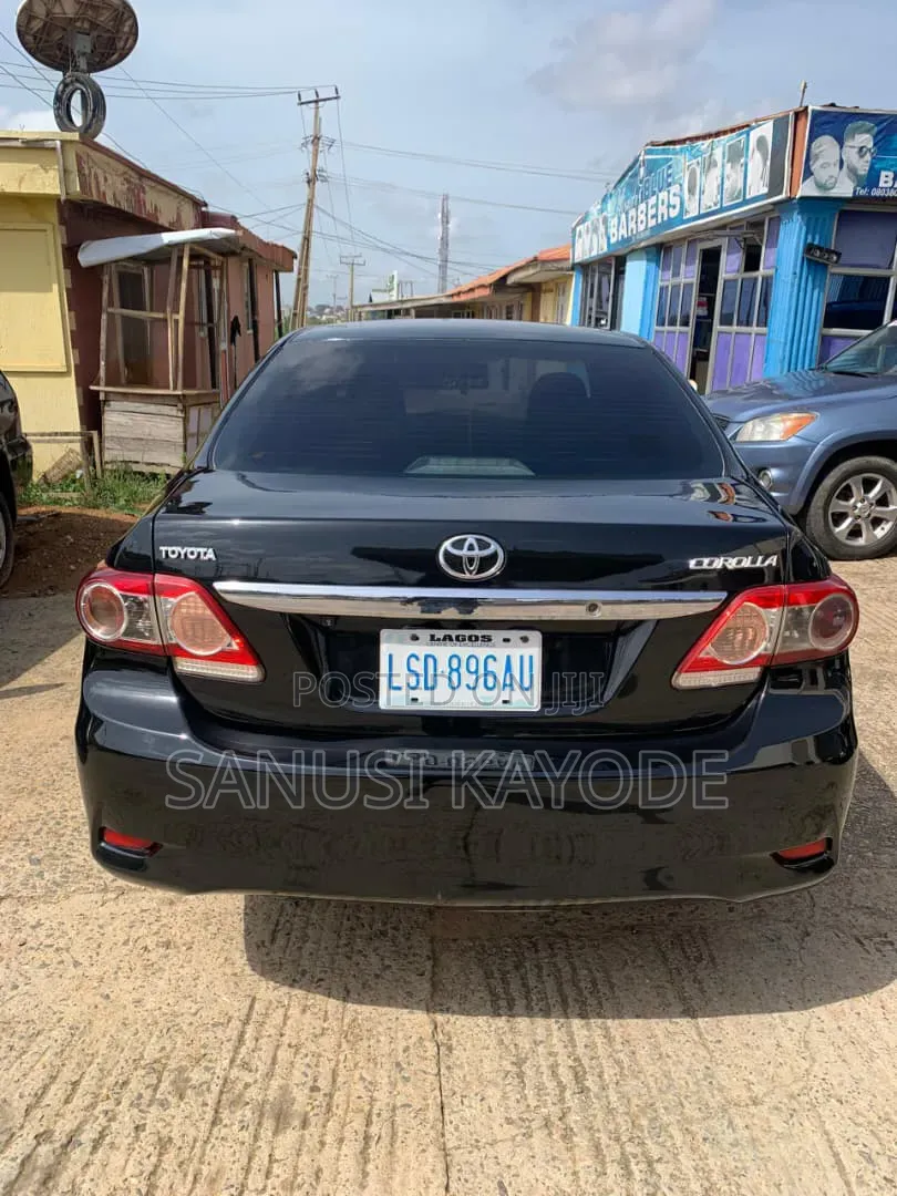 Toyota Corolla LE 4dr Sedan (1.8L 4cyl 4A) 2010 Black
