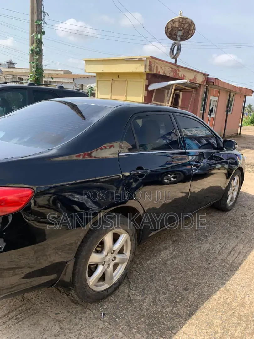Toyota Corolla LE 4dr Sedan (1.8L 4cyl 4A) 2010 Black