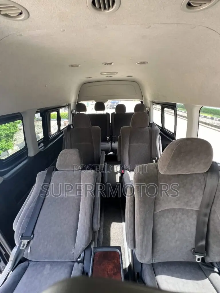 2018 9-Seater Toyota Hiace Bus Lagos Rental