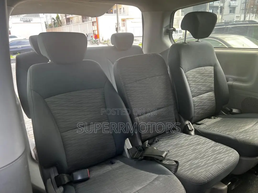 2018 9-Seater Toyota Hiace Bus Lagos Rental