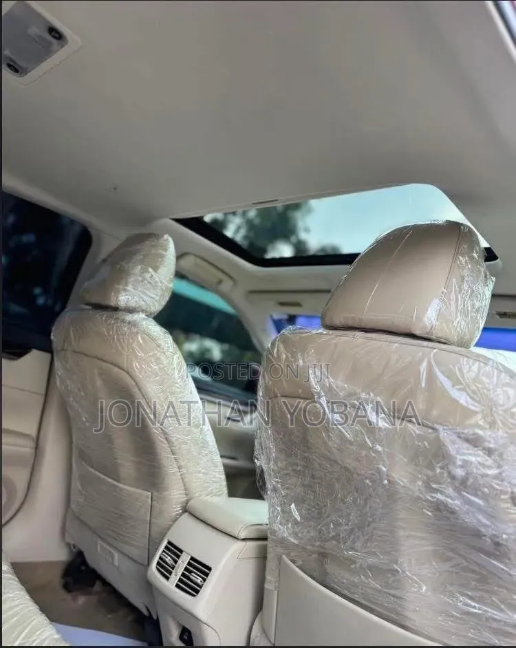 Lexus ES 2013 White
