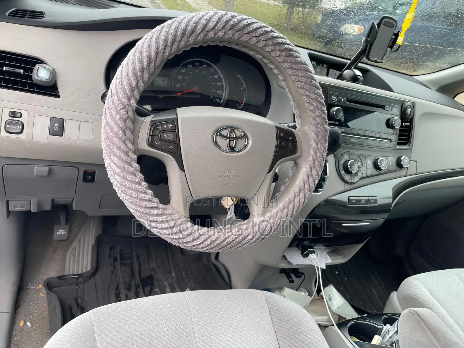 Toyota Sienna LE 8 Passenger 2011 Black