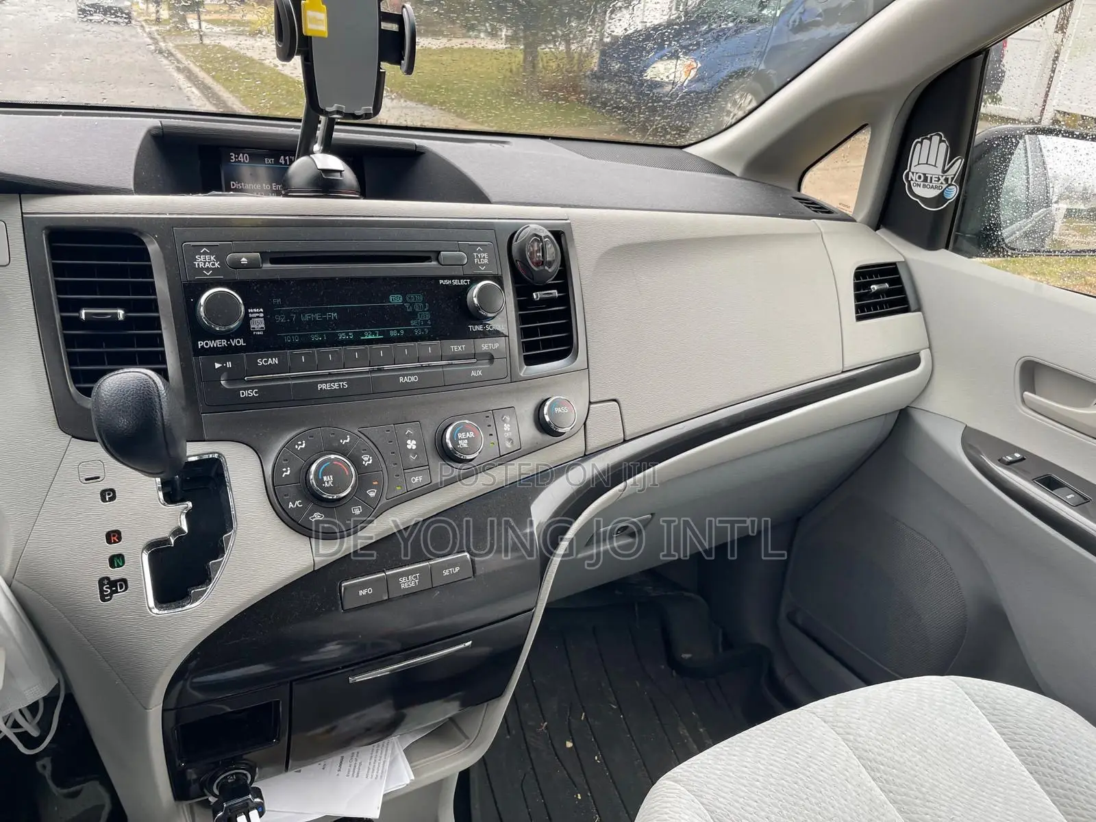 Toyota Sienna LE 8 Passenger 2011 Black