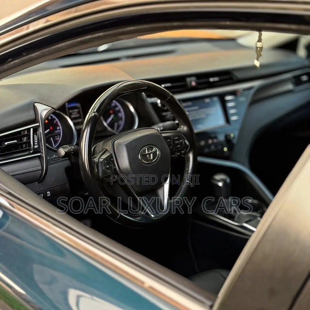 Toyota Camry SE (2.5L 4cyl 8A) 2019 Green