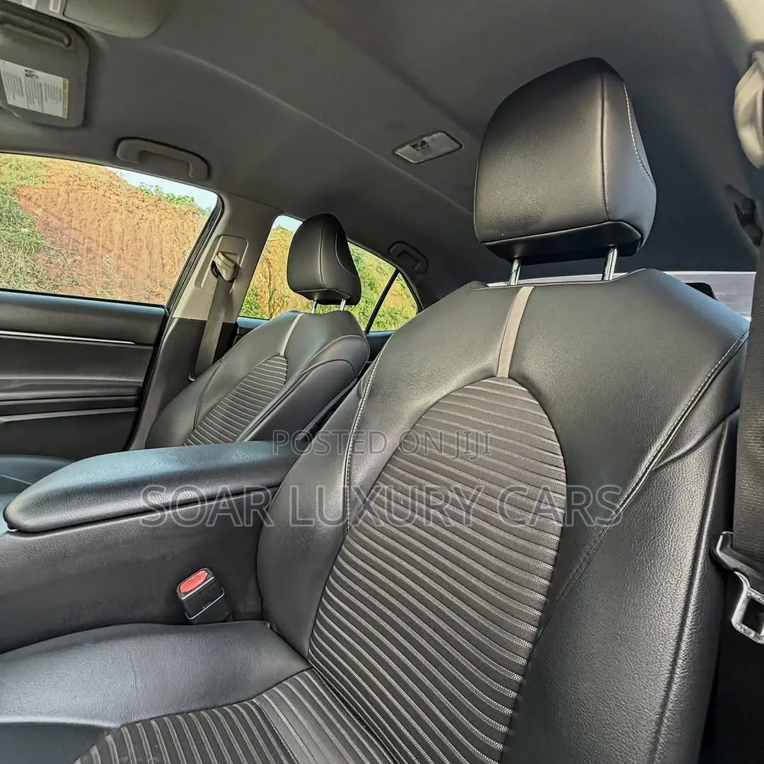 Toyota Camry SE (2.5L 4cyl 8A) 2019 Green