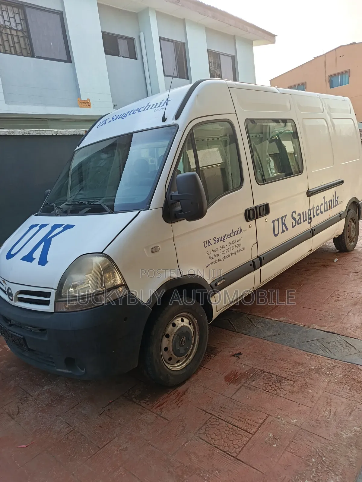 Nissan Caravan (Urvan) 2014 White