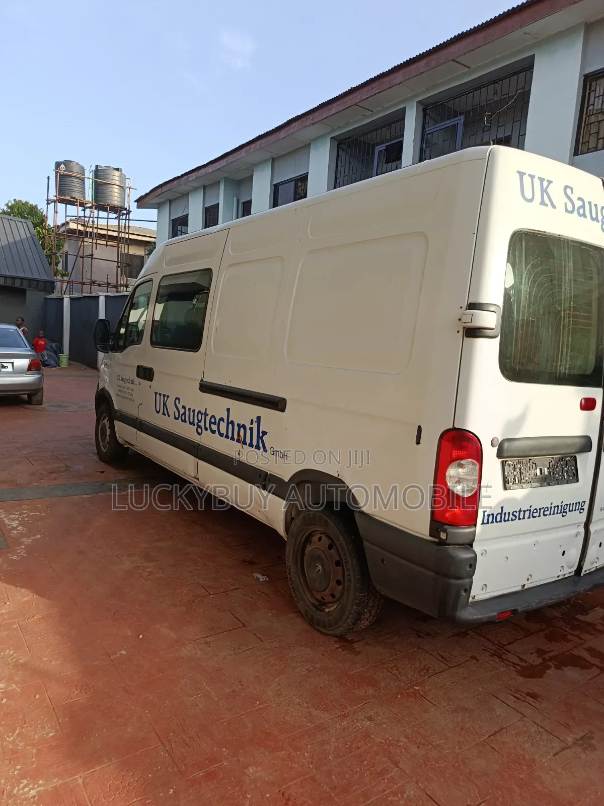 Nissan Caravan (Urvan) 2014 White