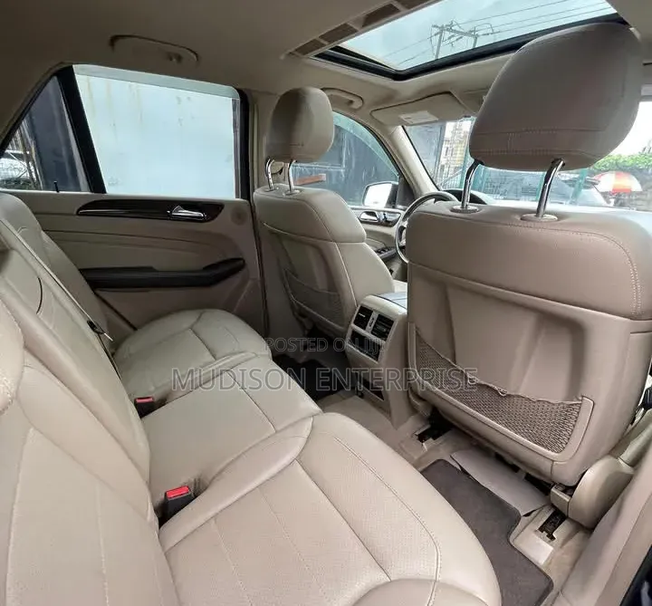 Mercedes-Benz M Class ML350 4dr SUV (3.5L 6cyl 7A) 2014 Blue
