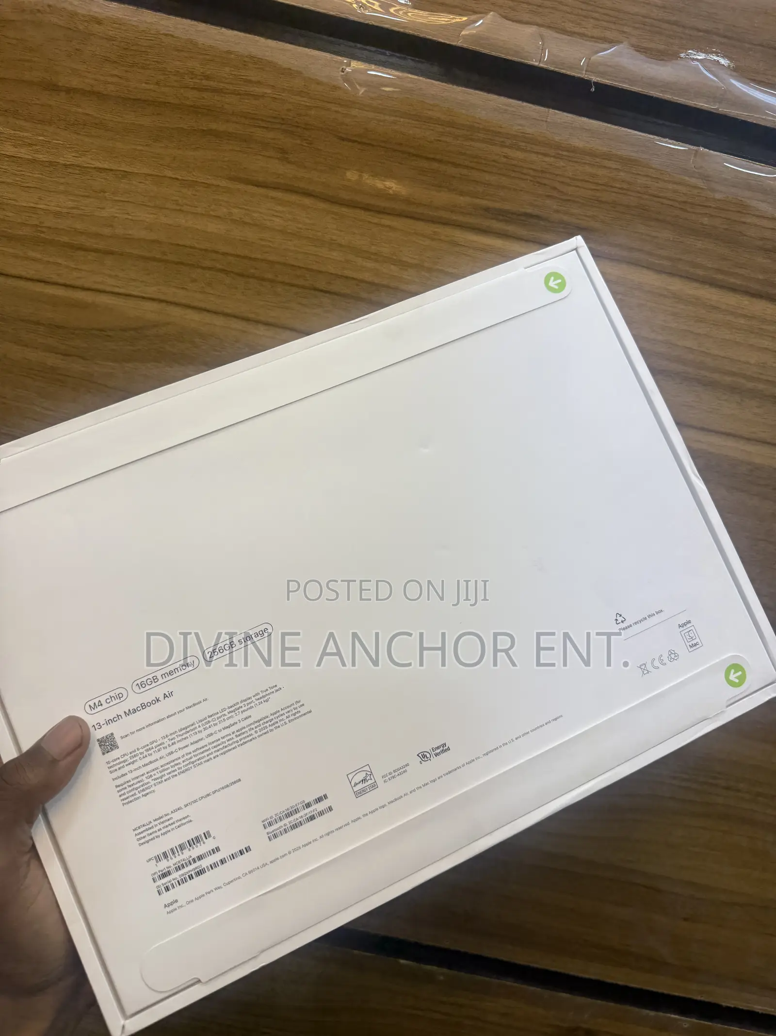 New Laptop Apple MacBook Air 2025 M4 13-inch 16GB Apple M5 SSD 256GB