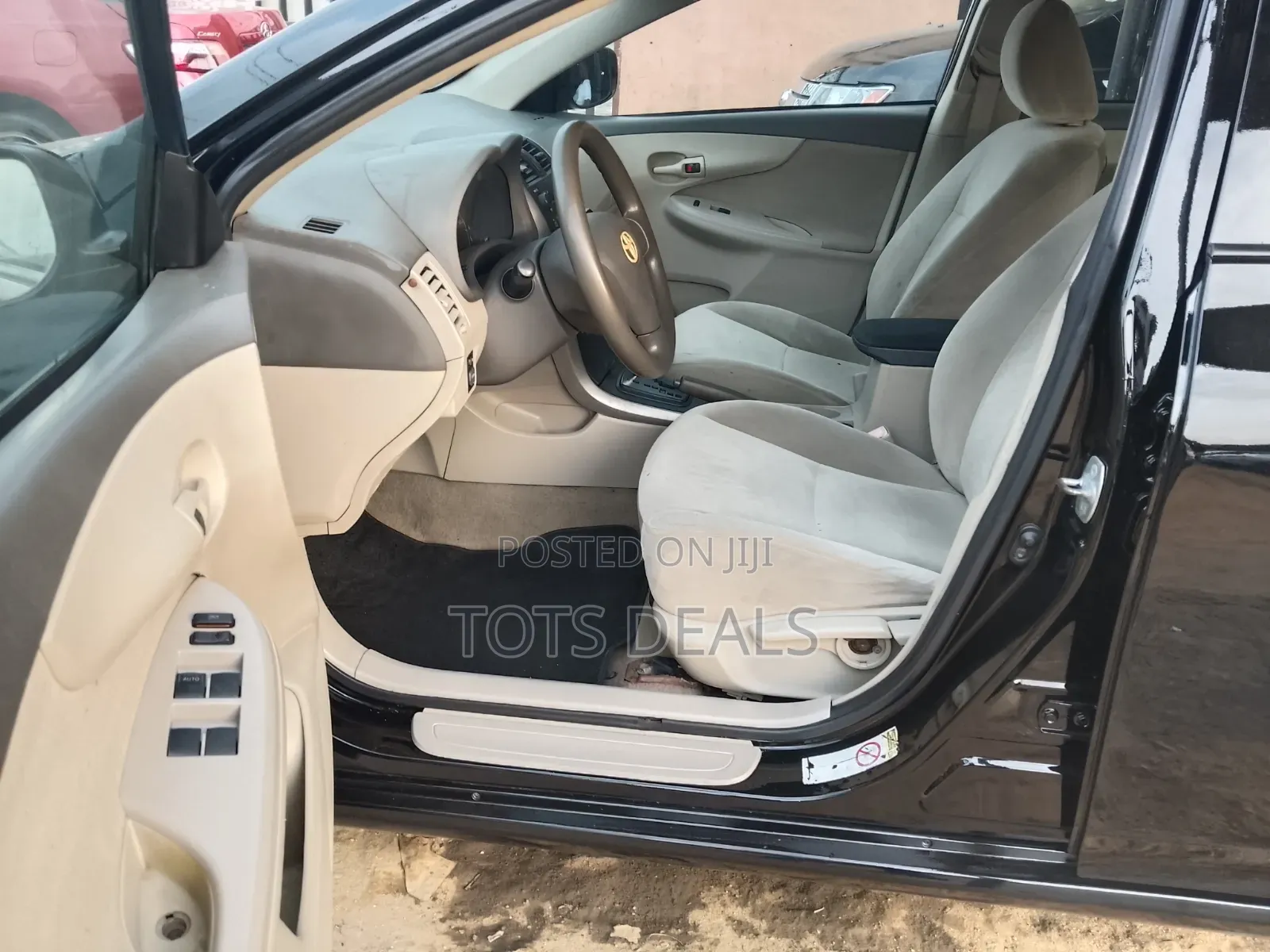 Toyota Corolla LE 4dr Sedan (1.8L 4cyl 4A) 2012 Black