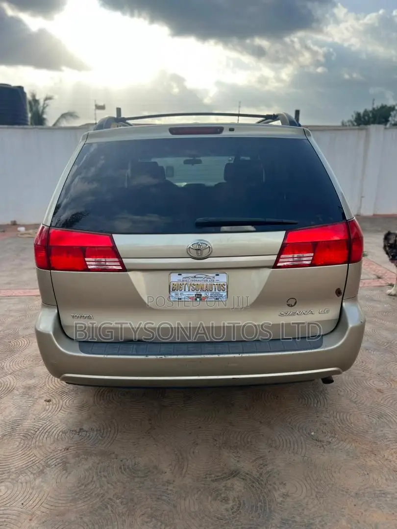 Toyota Sienna LE AWD 2005 Gold