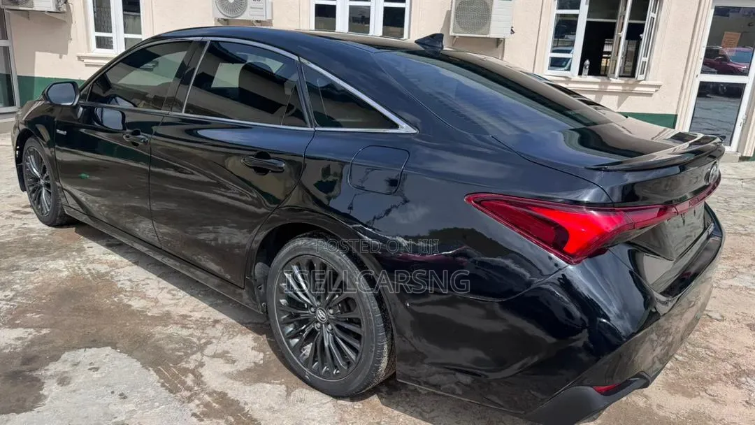 Toyota Avalon 2019 Black