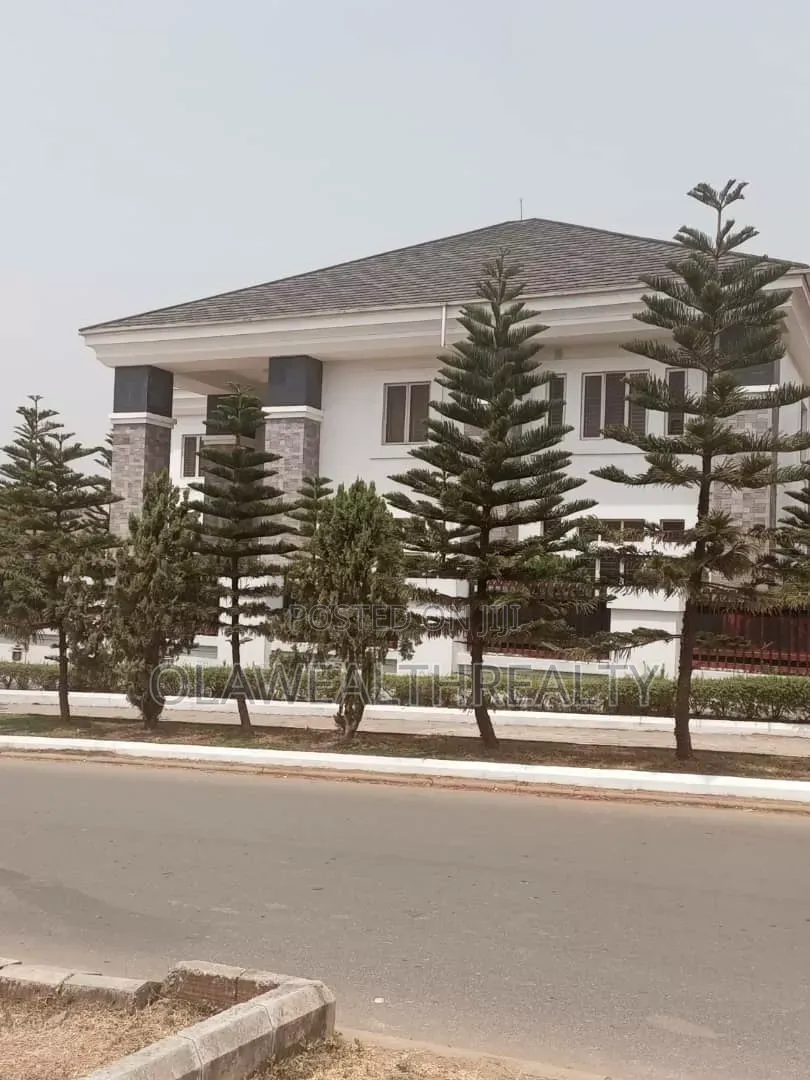 Furnished 7bdrm Duplex in Guzape District for sale