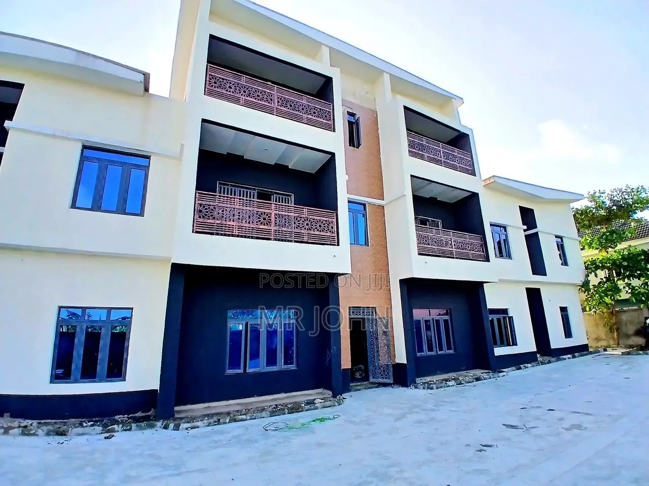 3bdrm Duplex in Adesanya for rent