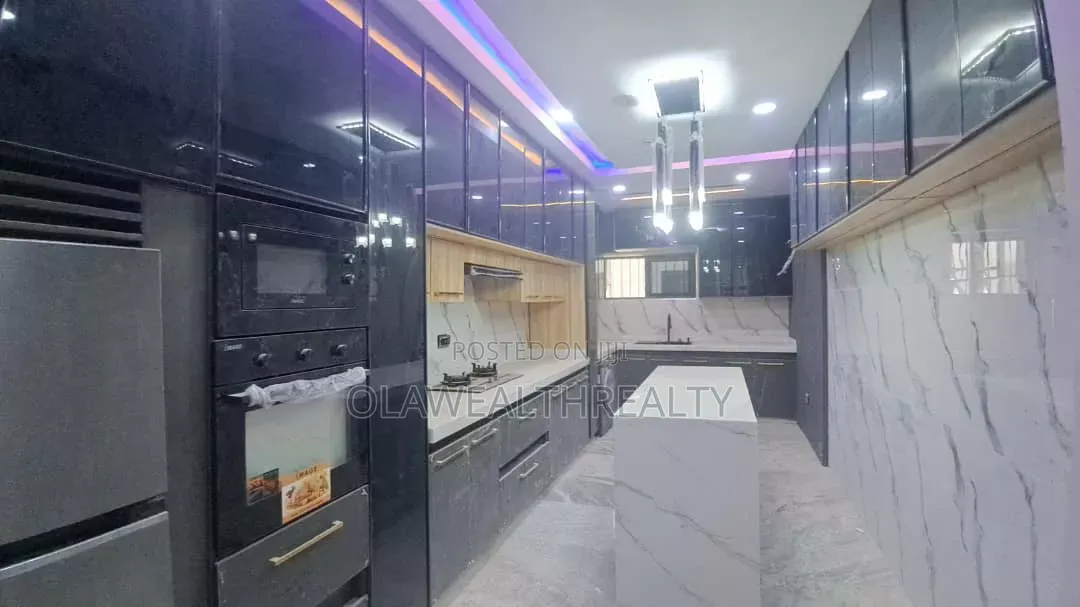 9bdrm Mansion in Guzape District for sale
