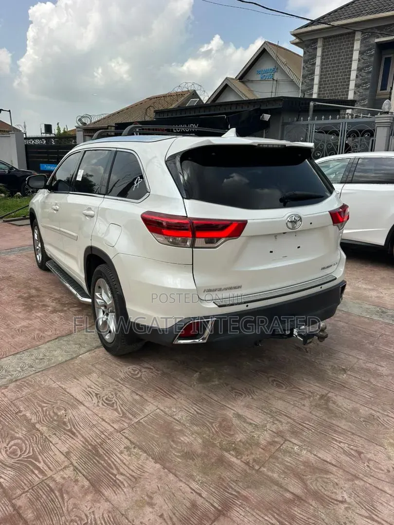 Toyota Highlander Limited 4x4 V6 (3.5L 6cyl 8A) 2017 White