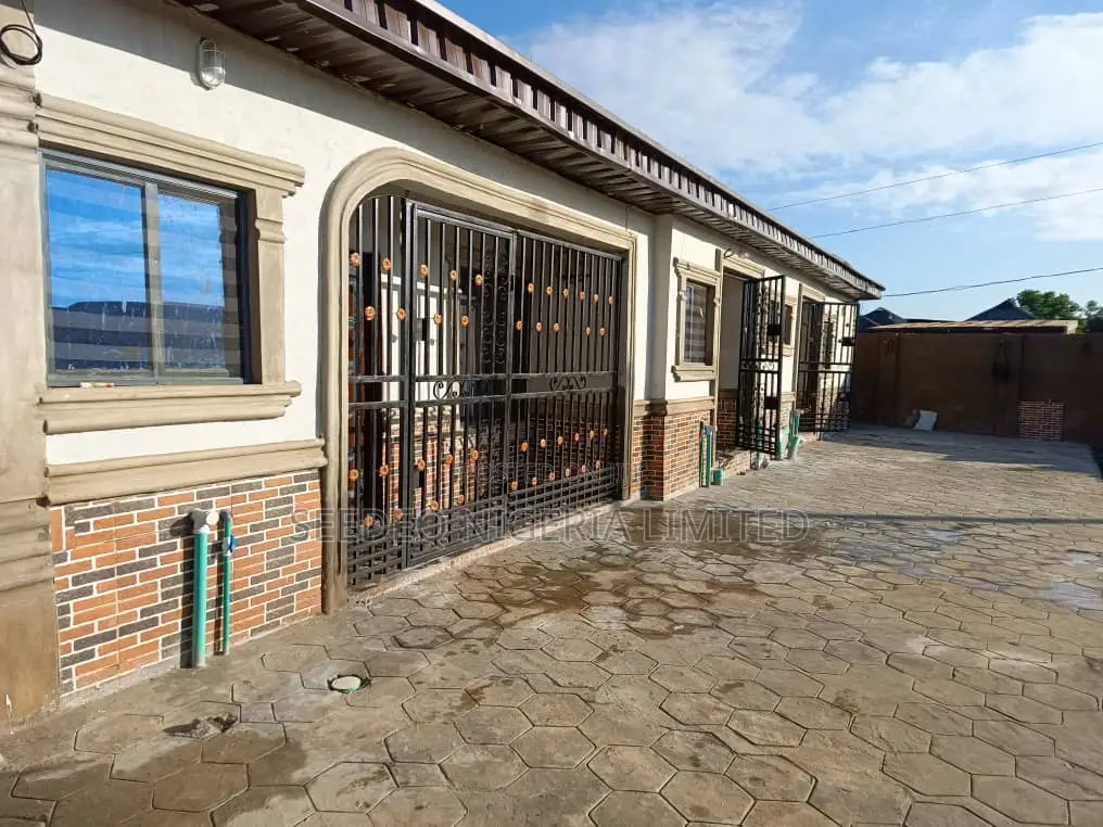 Furnished 1bdrm Bungalow in Sodiq Jimoh, Igbogbo for rent