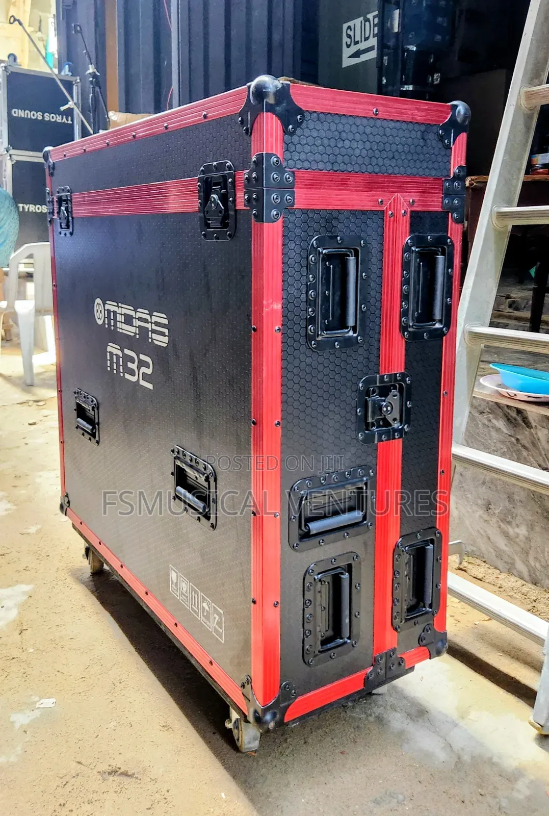 Midas M32 Digital Mixers Flight Case/ Rack With Wheels Red Laminate Fh
