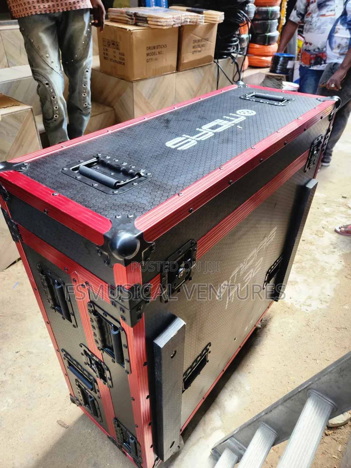 Midas M32 Digital Mixers Flight Case/ Rack With Wheels Red Laminate Fh