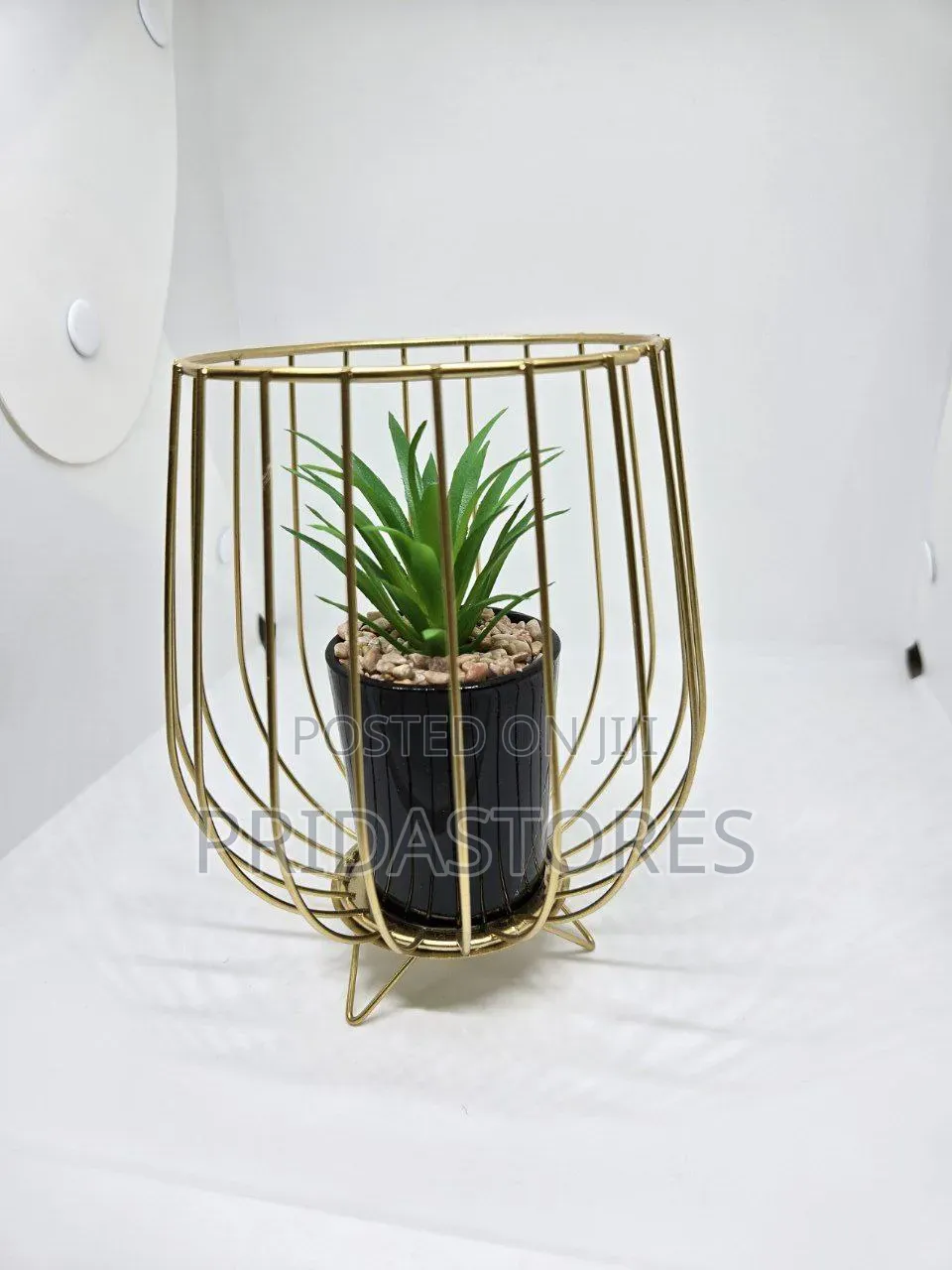 Mini Faux Potted Plant With Decorative Wire Frame Figurine