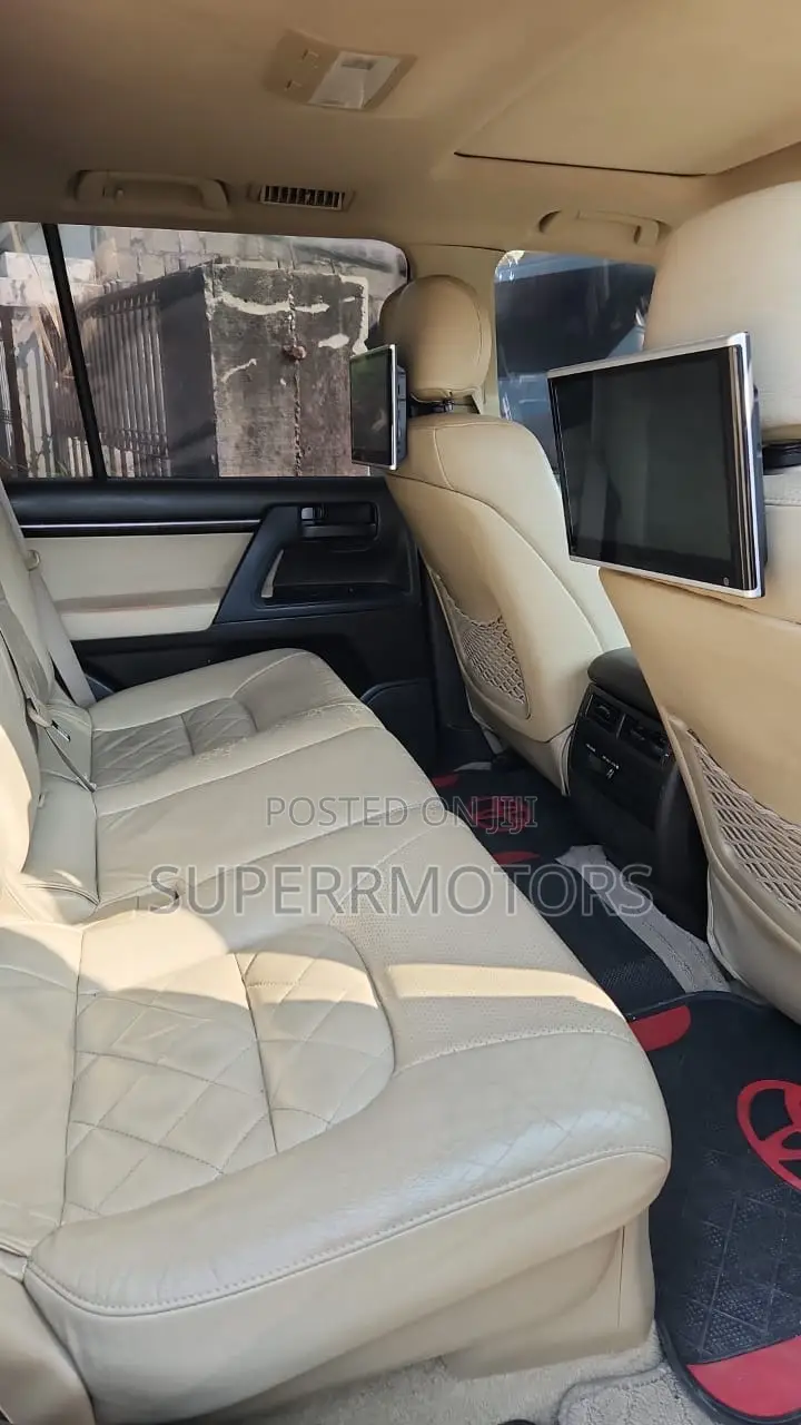 2020 Toyota Land Cruiser Lagos Rental