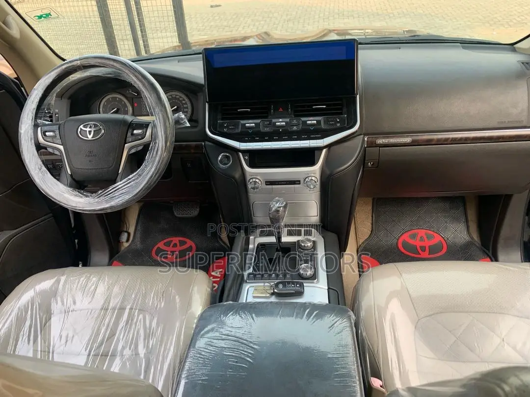 2020 Toyota Land Cruiser Lagos Rental
