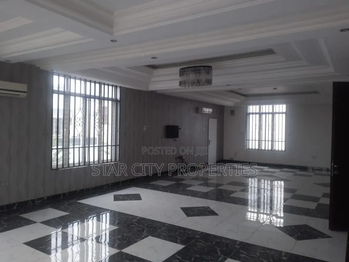7bdrm Duplex in Ikeja Gra for rent