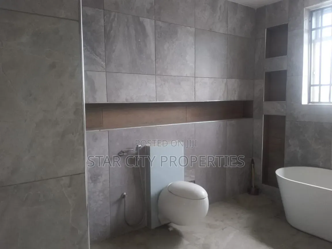 7bdrm Duplex in Ikeja Gra for rent