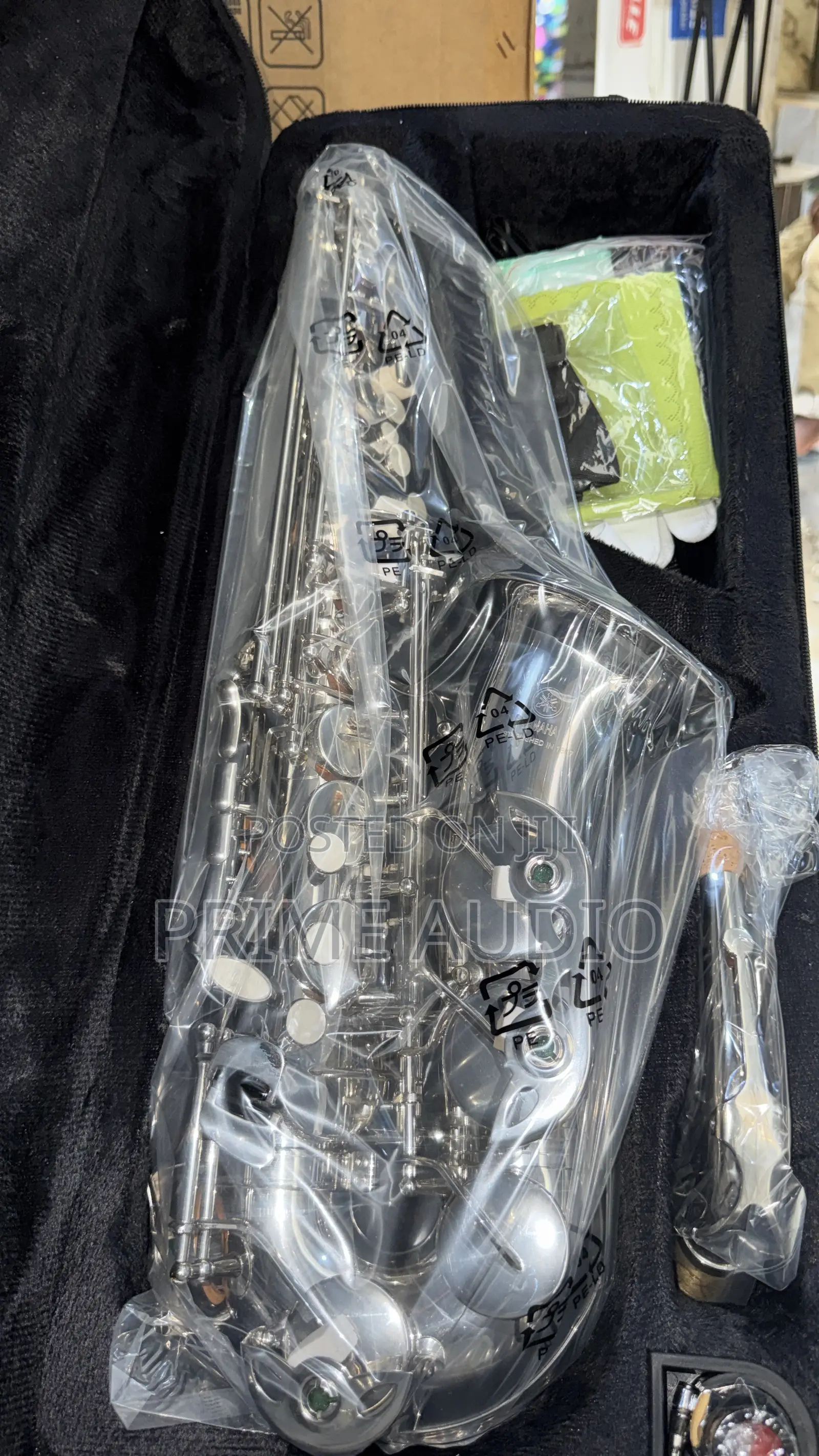 Yamaha Alto Saxophone (Silver and Gold)