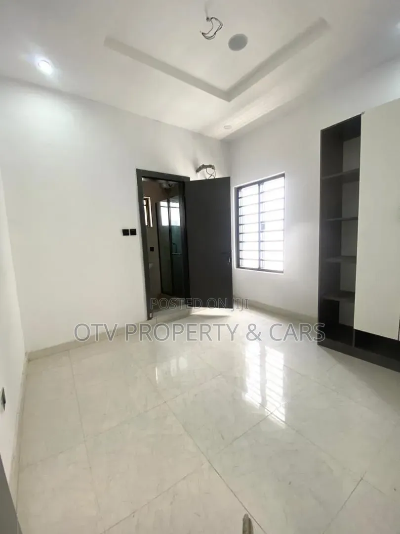 Furnished 4bdrm Duplex in Lekki Phase 2 for sale