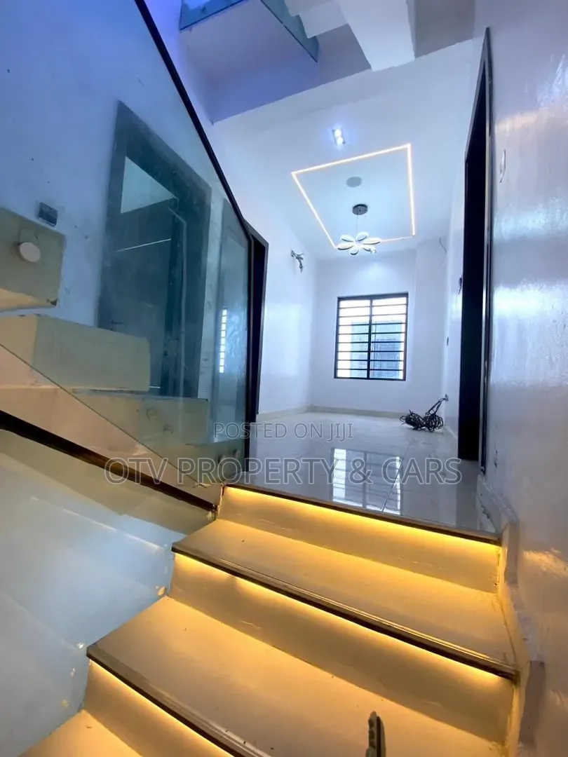 Furnished 4bdrm Duplex in Lekki Phase 2 for sale