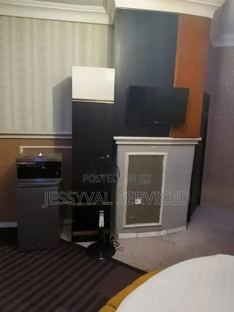 One Bedroom Tastefully Furnished Serviced Apartment